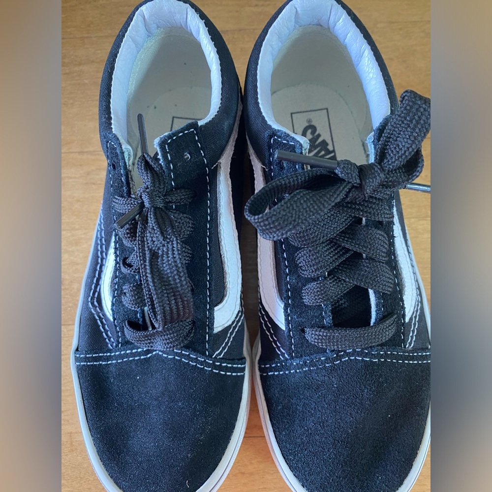 Vans Off the Wall. Child’s 1. Black Canvas and Suede Shoes.